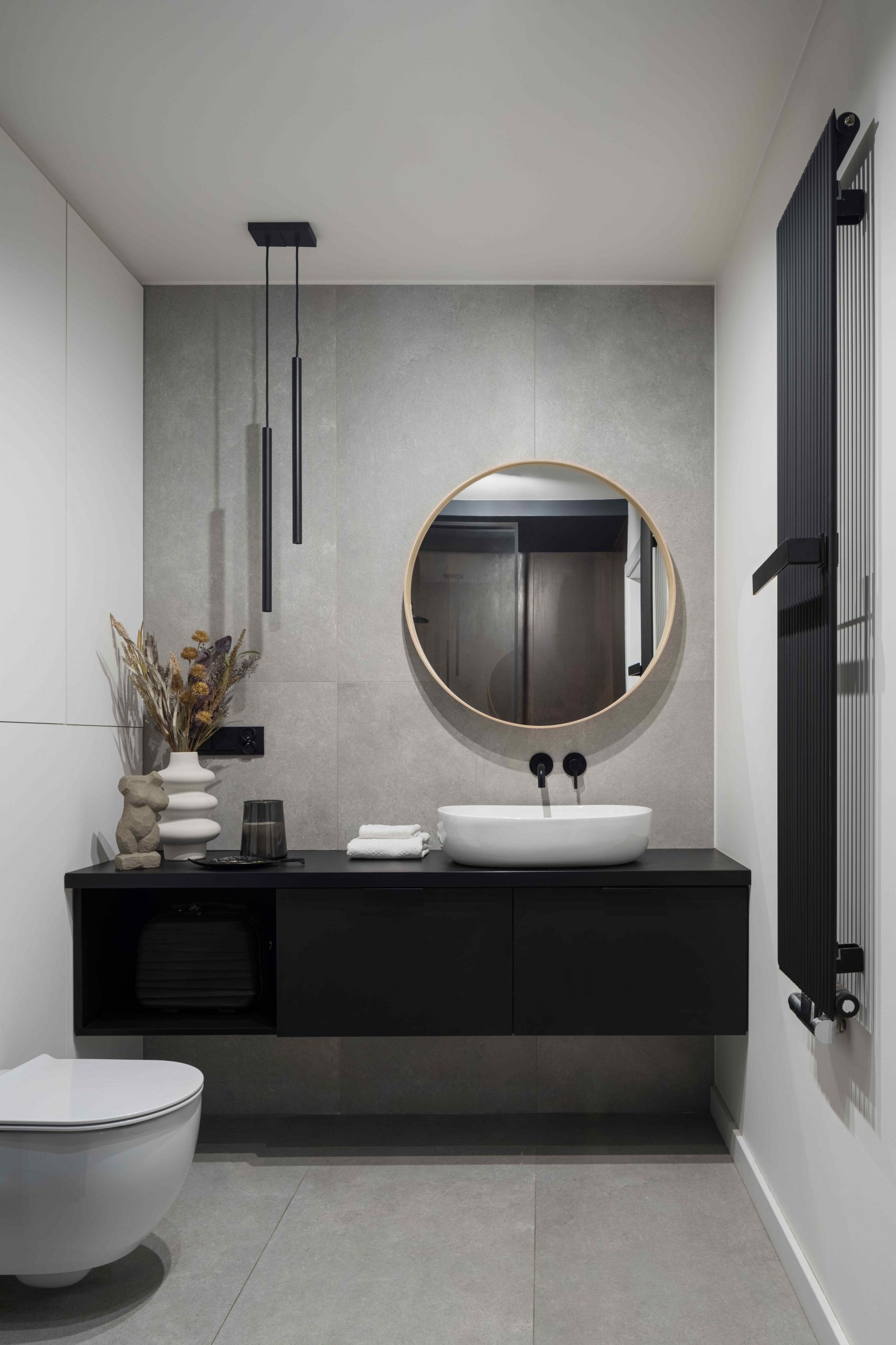 Spacious bathroom